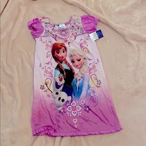 Disney Frozen lightweight nightgown size 7/8